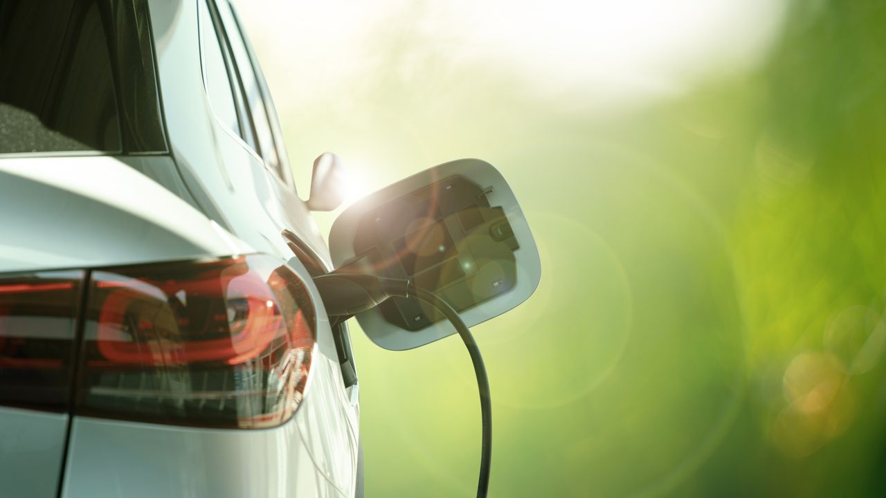 Monitoring EV Charging Infrastructure: Ensuring Smooth Experience